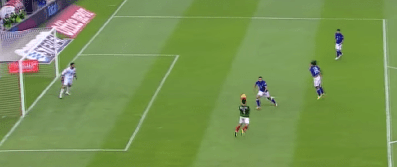 Durante la Jornada 14 del torneo Clausura 2014 el América cayó 1-2 ante Cruz Azul pero Raúl marcó este golazo luego de controlar con el pecho y disparar de volea para vencer a ‘Chuy’ Corona’.