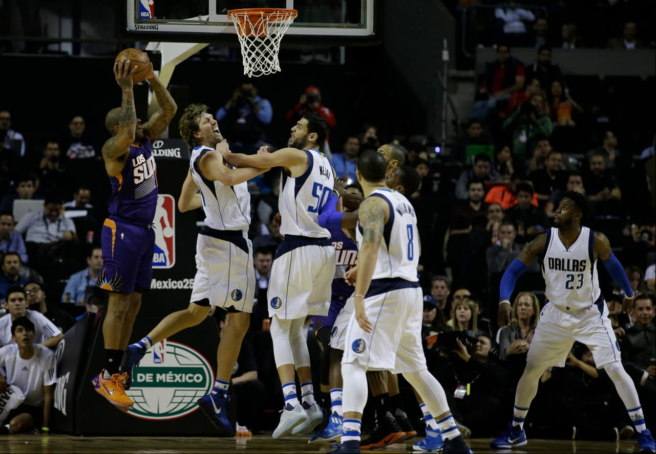 Luego de una ausencia en 2016, en 2017 la NBA regresó con doble tanda. Los Phoenix Suns se enfrentaron a los Dallas Mavericks, con triunfo de estos últimos por 113-108.