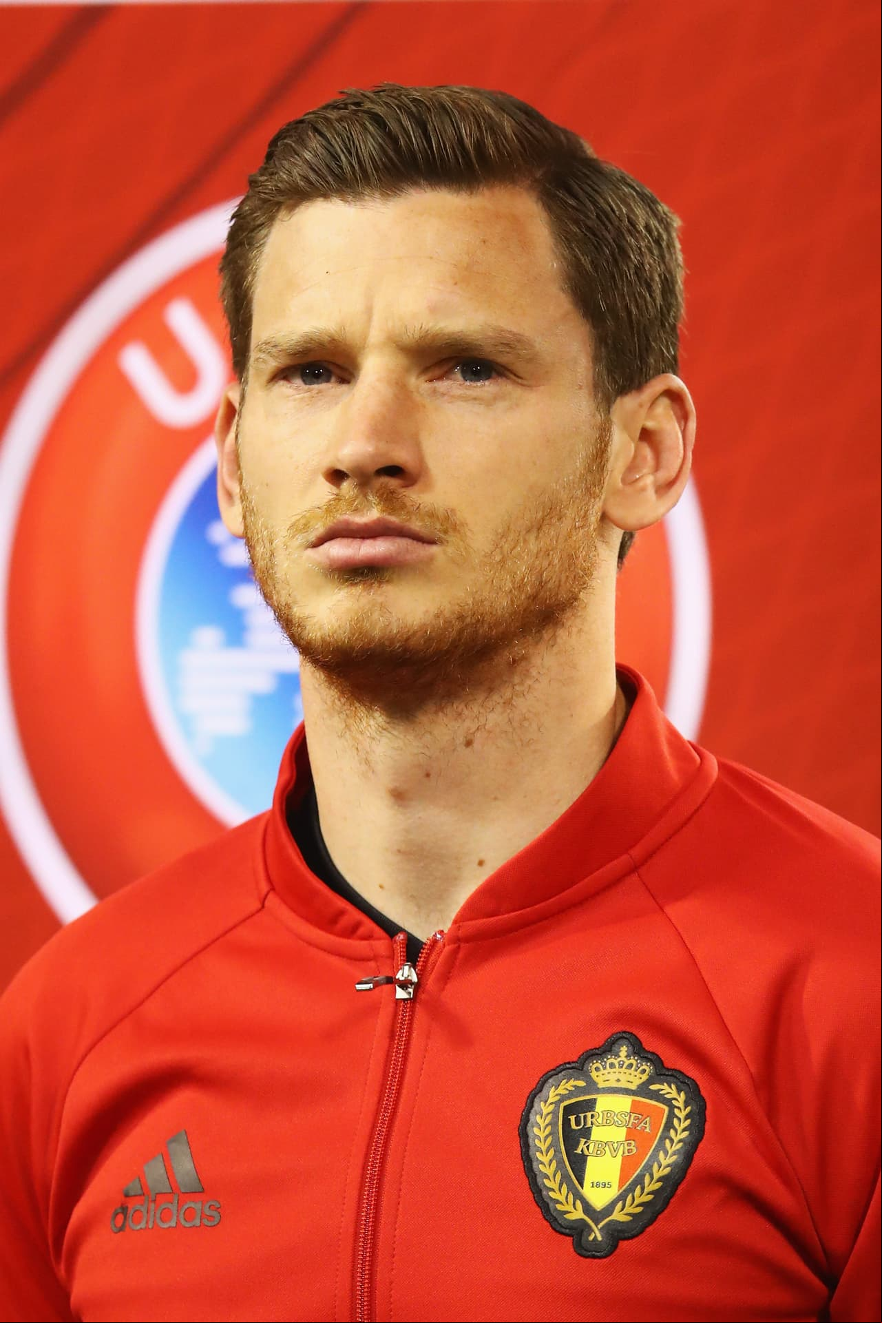 El capitán de la selección belga, Jan Vertonghen, quien milita en el Tottenham Hotspur, es de la parte flamenca, pero sabe hablar francés también.