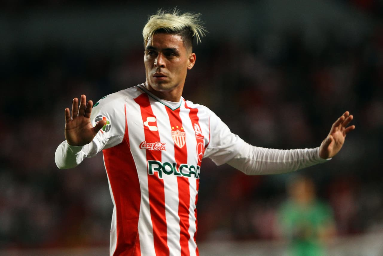 <b>Brian Fernández - Necaxa. </b>El doblete del delantero argentino de los Rayos puso contra las cuerdas a Chivas. El duelo terminó 3-3.