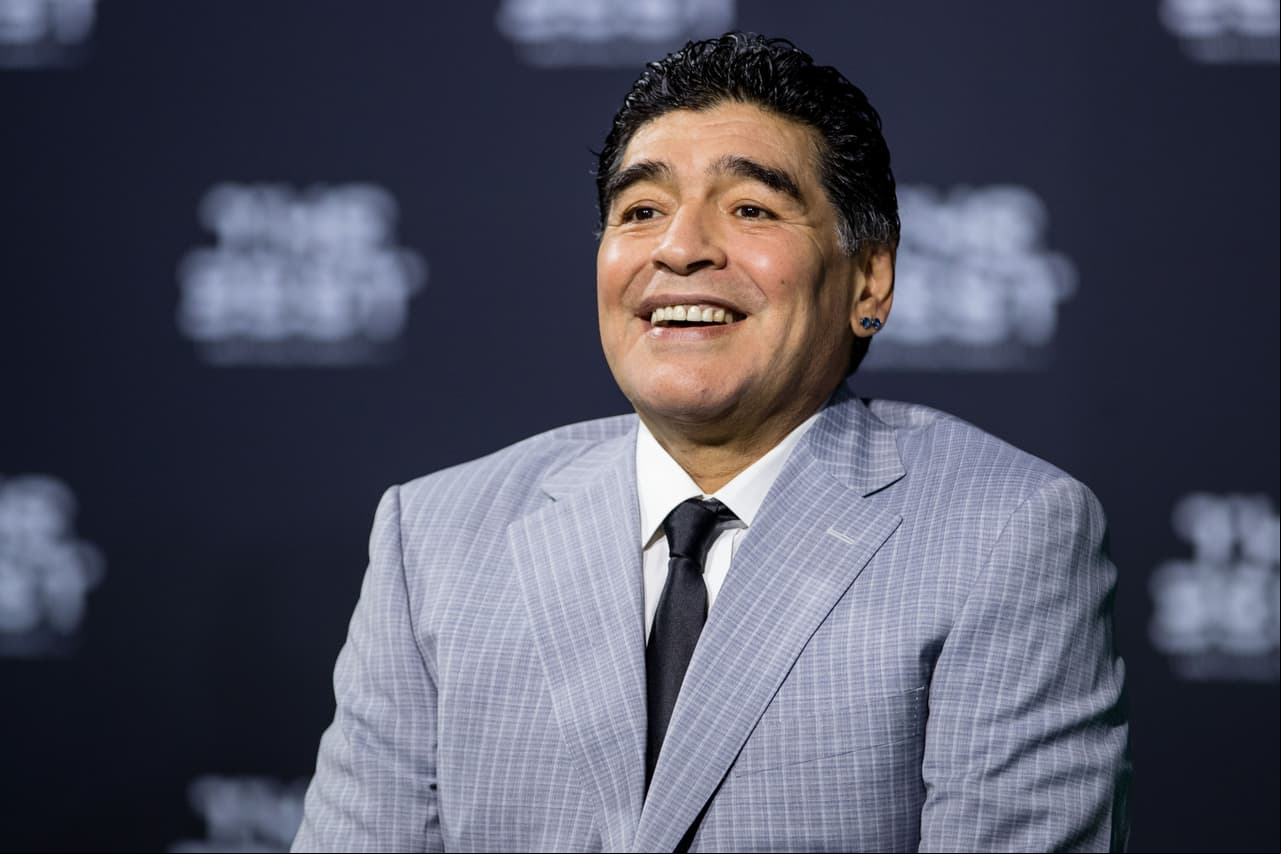 El fútbol de China va por Diego Armando Maradona