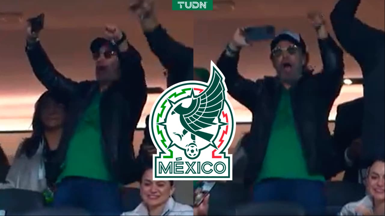 El Buki celebra con todo el gol de Raúl Jiménez que hace campeón a México vs. Panamá