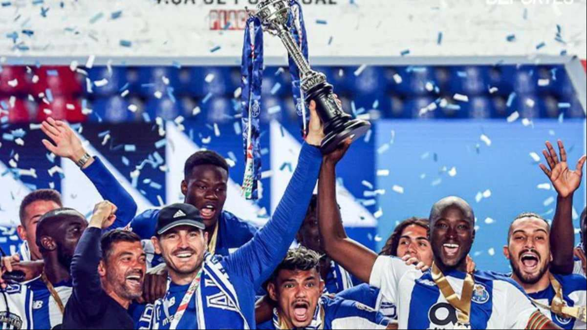 Iker Casillas aparece por sorpresa y celebra título con el Porto