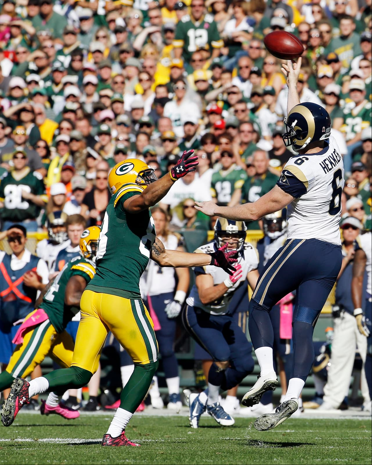 Hekker promedió 48.3 yardas por despeje. Ocho de sus 16 despejes del mes fueron de al menos 50 yardas.