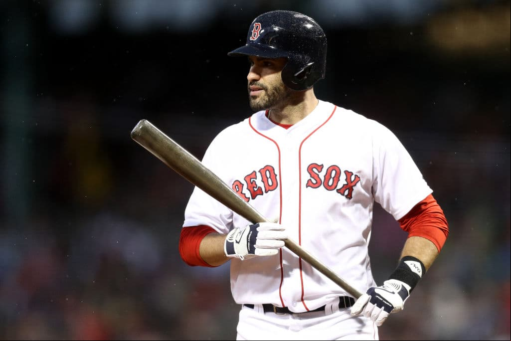 6) 'Durmiendo con el enemigo'. Ya recortó distancia con su compañero Mookie Betts (.340) en porcentaje de bateo. JD tiene .337 aunque la brecha entre ambos llegó a ser mayor.