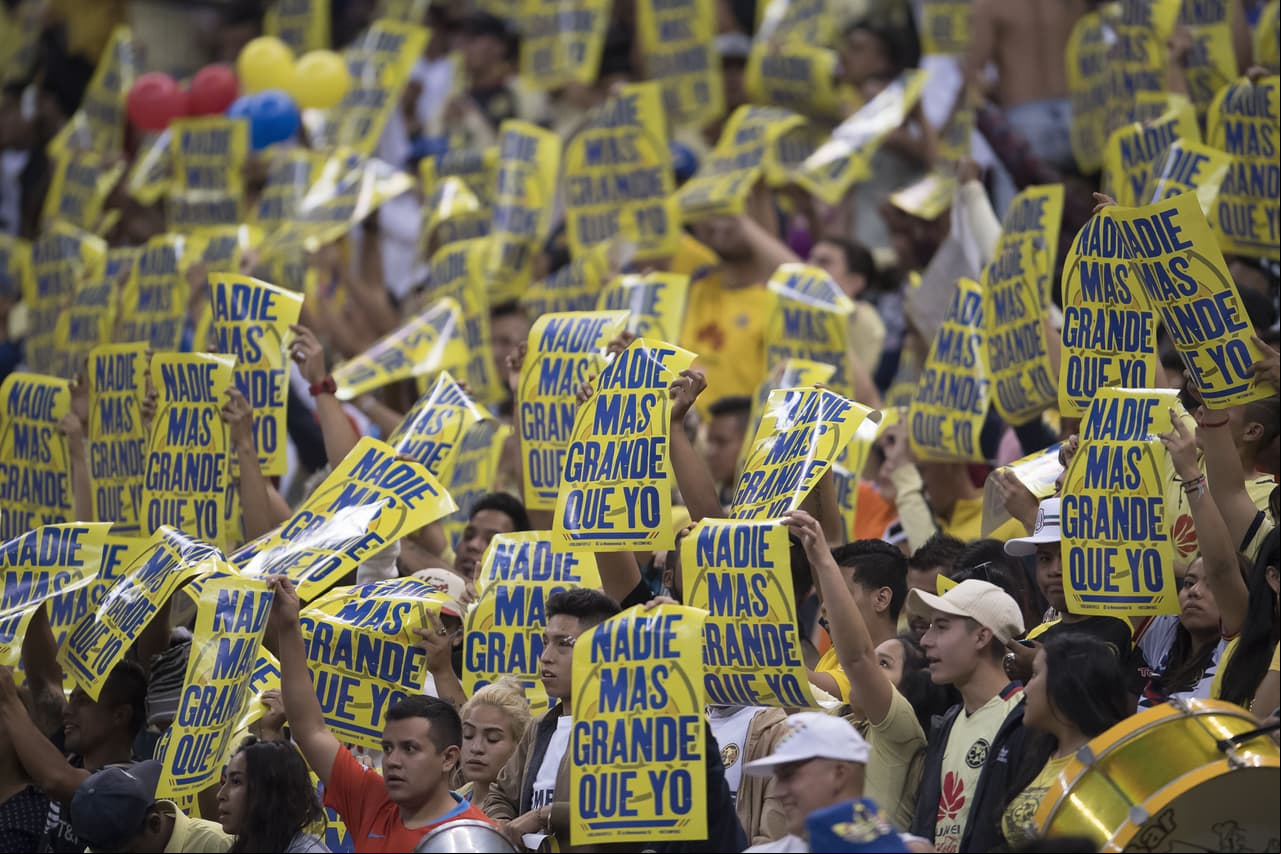 La monumental saca un mensaje muy claro para la afición 'incomparable': 'Nadie más grande que yo', dicen los carteles.