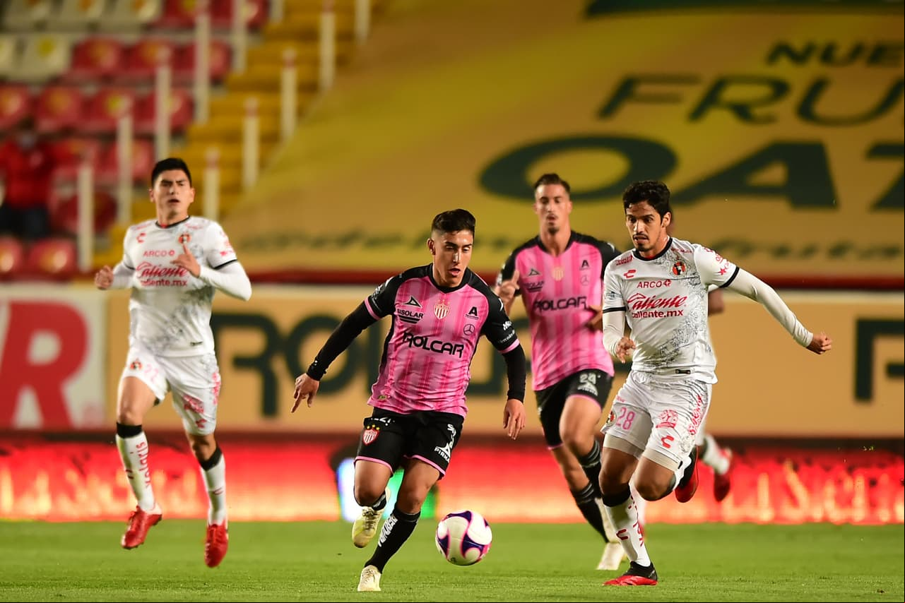 Ian González (4’) abrió el marcador muy temprano en el partido. Malagón se vistió de héroe y atajó un penal para impedir el empate. En la recta final, Arce (81’) metió el tanto de la victoria. Necaxa visitará a Querétaro y Tijuana visitará a Toluca en la J15.