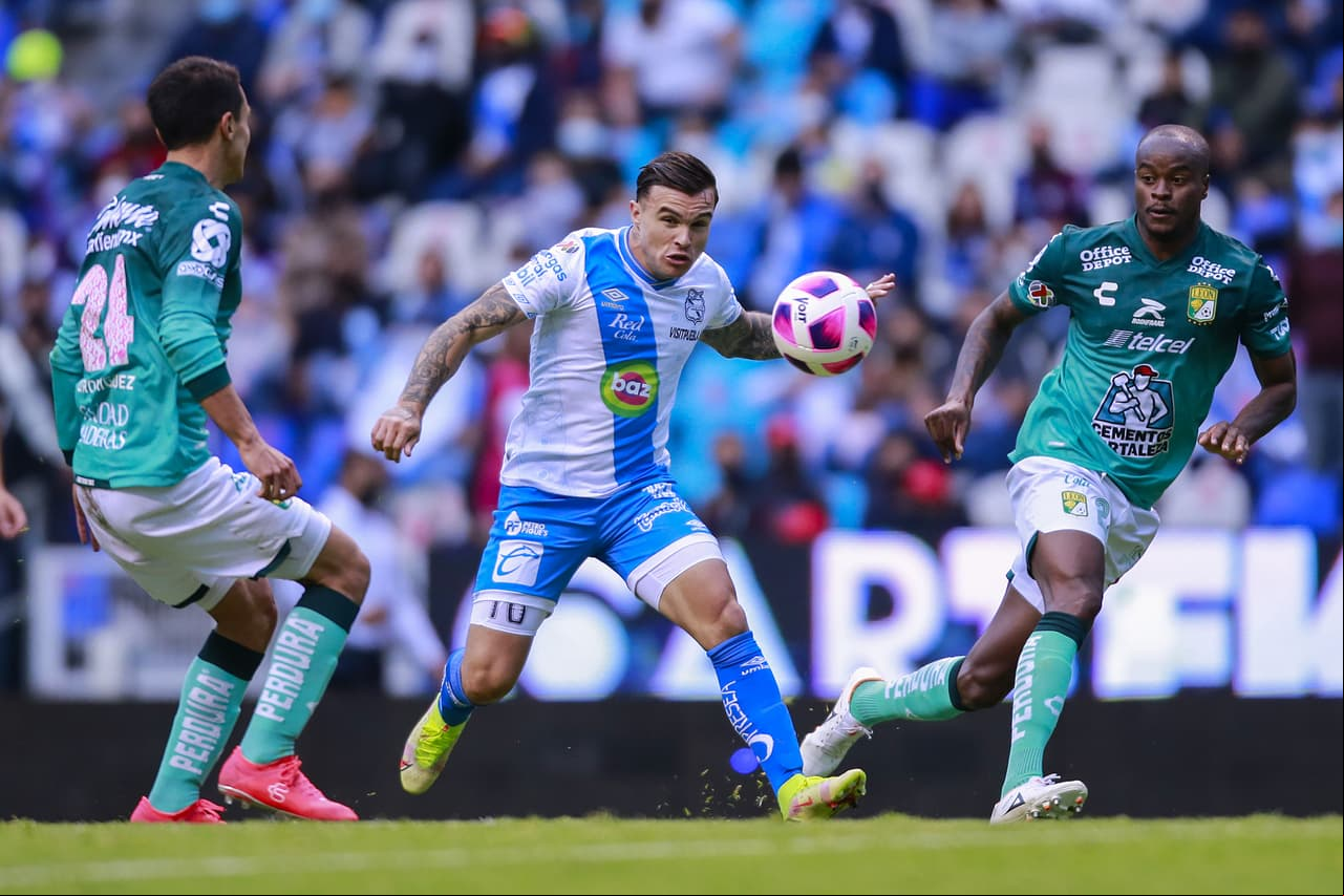 Con un autogol de Juan Pablo Segovia, León vence 0-1 a Puebla en el Estadio Cuauhtemoc.