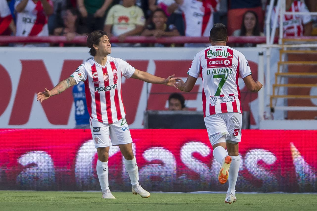 Un gol y una asistencia en el 2-1 contra las 'Águilas' le dieron protagonismo al atacante chileno de 20 años en la Liga MX.