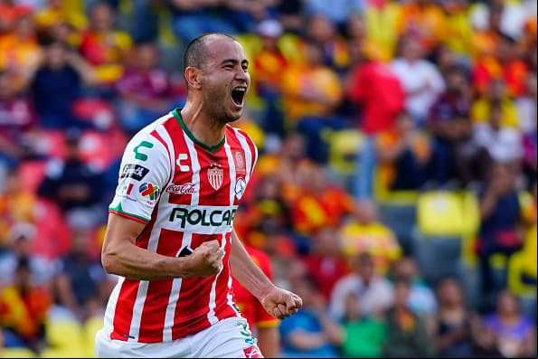 6.- Carlos González (Necaxa): 9 goles / Paraguayo