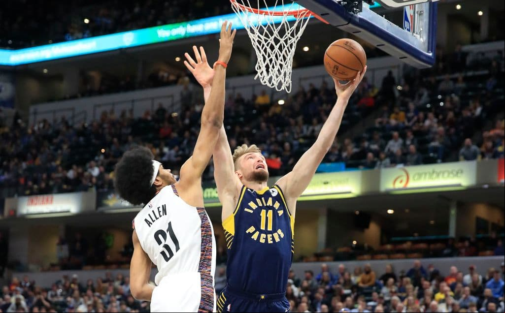 <b>Brooklyn Nets 106-105 Indiana Pacers.</b> Finta y canasta de Domantas Sabonis de los Pacers.