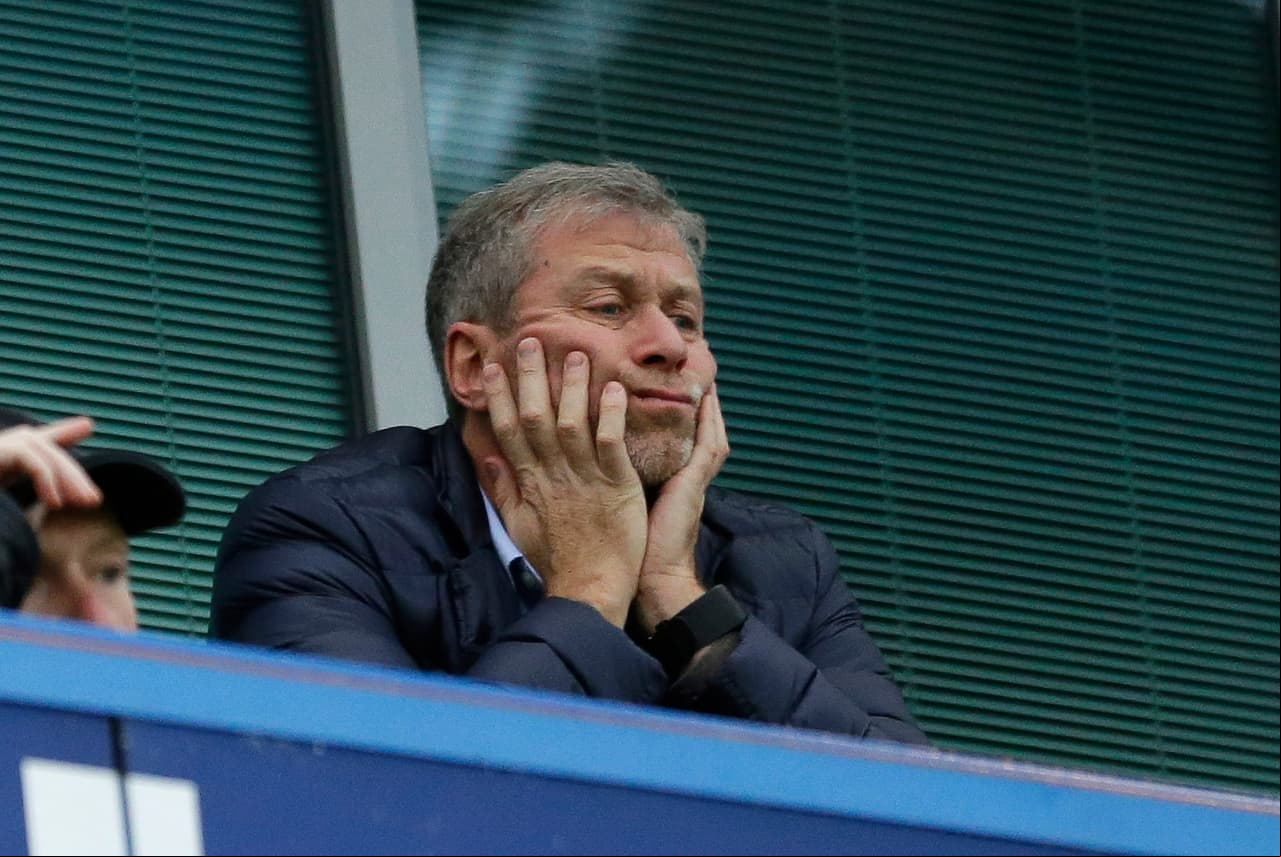 <b>15. Roman Abramovich: </b>el empresario ruso, rompió el fútbol en dos cuando decidió comprar al Chelsea e impulsarlo a punta de millones. Los equipos más tradicionales se vieron superados y tuvivieron que entrar en el mismo juego.
