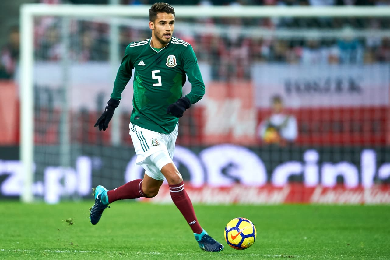 GDANSK, POLAND - NOVEMBER 13: Diego Reyes of Mexico controls the ball 1during the International Friendly match between Poland and Mexico at Energa Arena Stadium on November 13, 2017 in Gdansk, Poland. (Photo by Adam Nurkiewicz/Getty Images)
