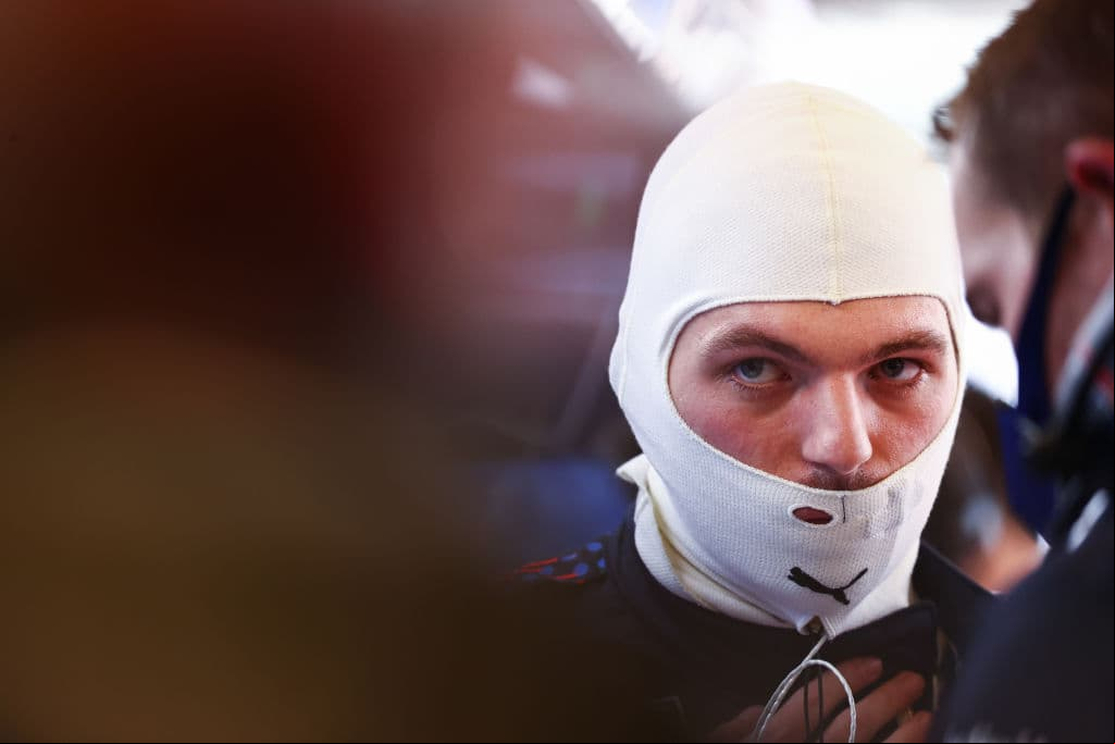 El piloto mexicano de Red Bull, Sergio Pérez, se quedó muy cerca de obtener su primera pole position en la Fórmula 1 este sábado durante la calificación para el Gran Premio de Estados Unidos de este domingo. El líder del mundial de F1 y compañero de equipo de 'Checho' Pérez, Max Verstappen, consiguió la pole en el que saldrá por delante del vigente campeón, el británico Lewis Hamilton, de Mercedes.