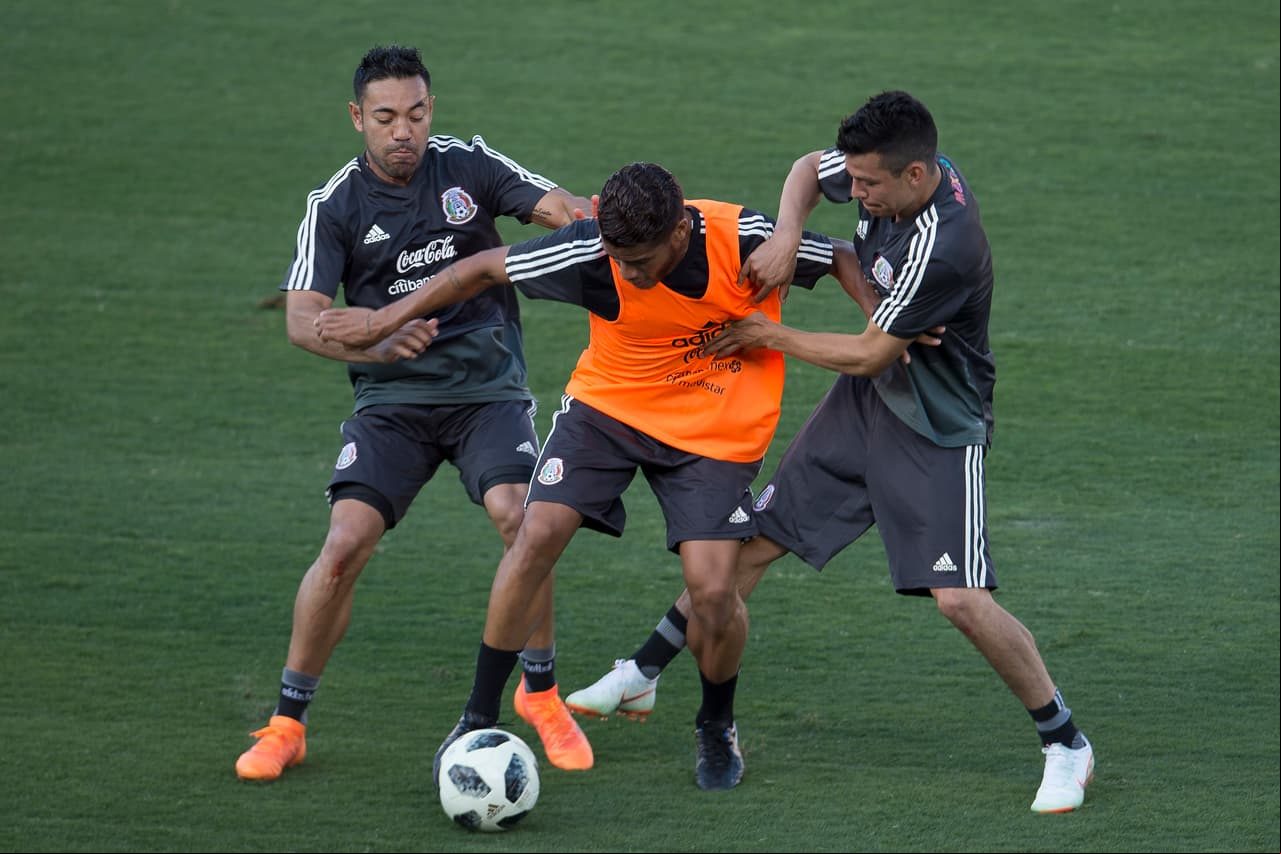 La selección mexicana realizó su último entrenamiento previo al juego ante el combinado de Gales a puerta abierto en el Rose Bowl, donde cientos de aficionados pudieron disfrutar y ver a sus futbolistas favoritos.