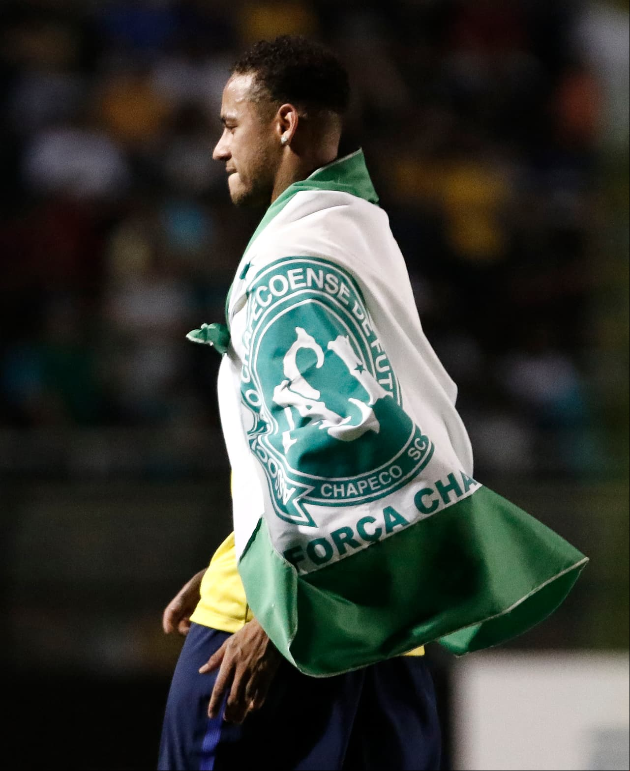Neymar deseó en zona mixta instantes antes del partido que el evento "fuera un éxito" y agradeció a todos los asistentes allí presentes participar en él.