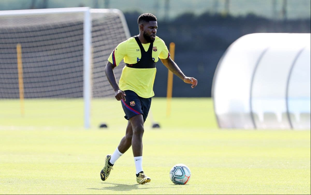 Los jugadores entrenan con distancia de seguridad y hacen ejercicios con y sin balón.