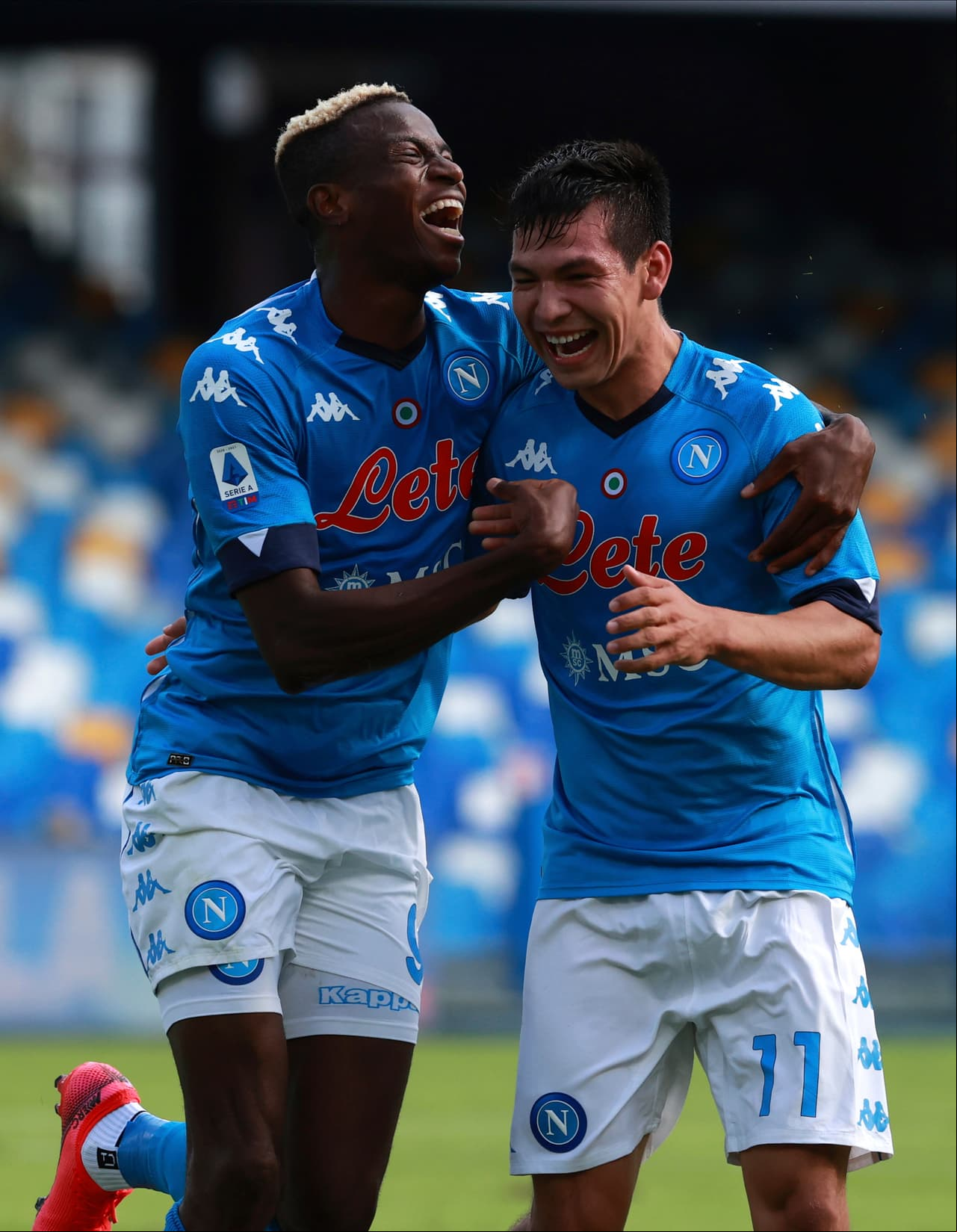 El mexicano marcó los primeros dos goles del partido (23’, 27’) y Matteo Politano (30’) hizo el tercero. Osimhen (43’) anotó el cuarto para los de Gattuso y Lammers (69’) descontaba, pero era demasiado tarde. Napoli tendrá actividad a media semana ante el AZ en la Europa League; Atalanta se medirá al Midtjylland en la Champions.