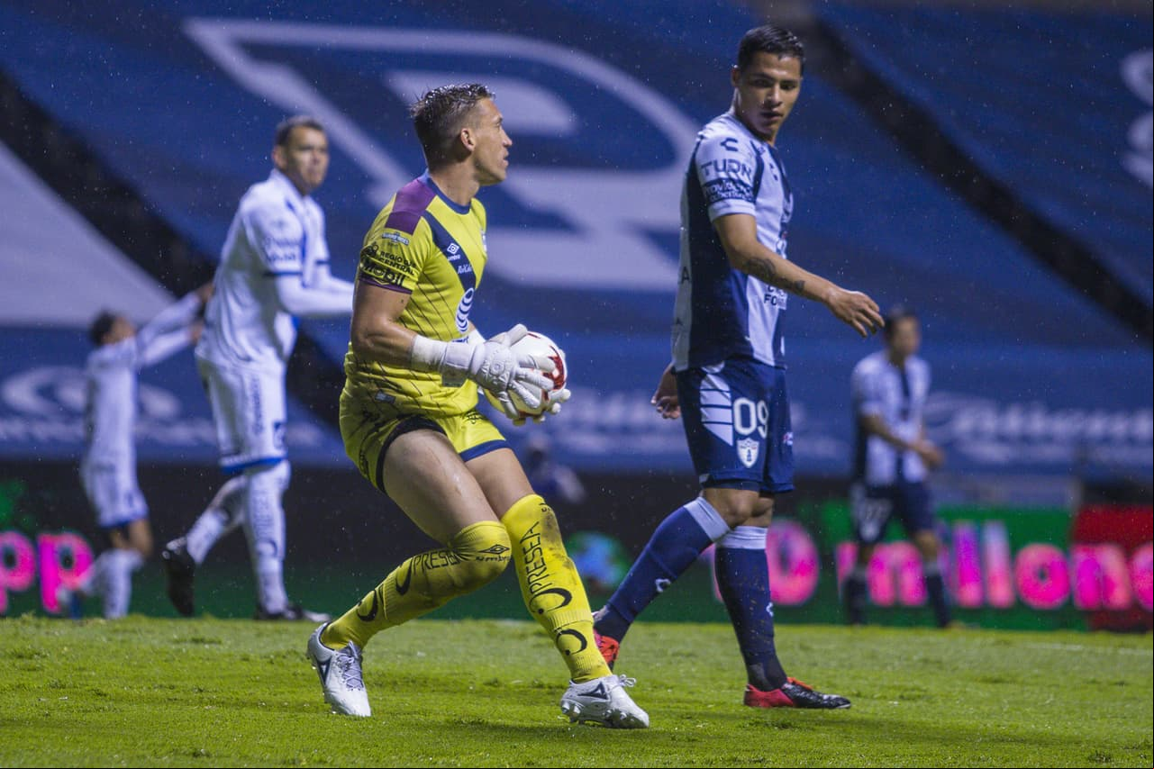 Pachuca se fue al frente desde los primeros instantes del cotejo.