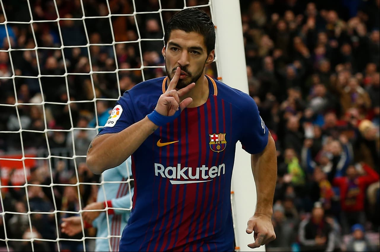 <b>9. Luis Suárez: </b>no se trata de sus episodios de mordidas en la Premier League y Brasil 2014. También la mano ante Ghana en Sudáfrica 2010 y su caso de racismo en Inglaterra, lo han puesto en la mira de muchos aficionados del fútbol.