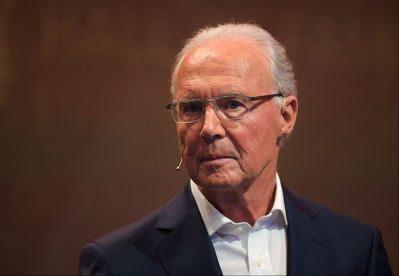 La leyenda Franz Beckenbauer en la apertura de la gala del Salón de la Fama del futbol alemán en abril de 2019.