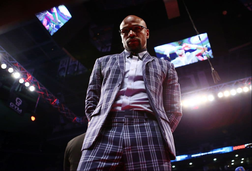 Ya retirado, Mayweather Jr. se dedica a promocionar peladores en su empresa promocional llamada Mayweather Promotions, además de otros lucrativos negocios y sus fuertes apuestas deportivas.