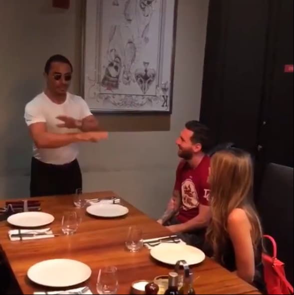 Messi fue acompañado por su esposa Antonella Roccuzzo, seguramente invitada por el astro del F.C. Barcelona.