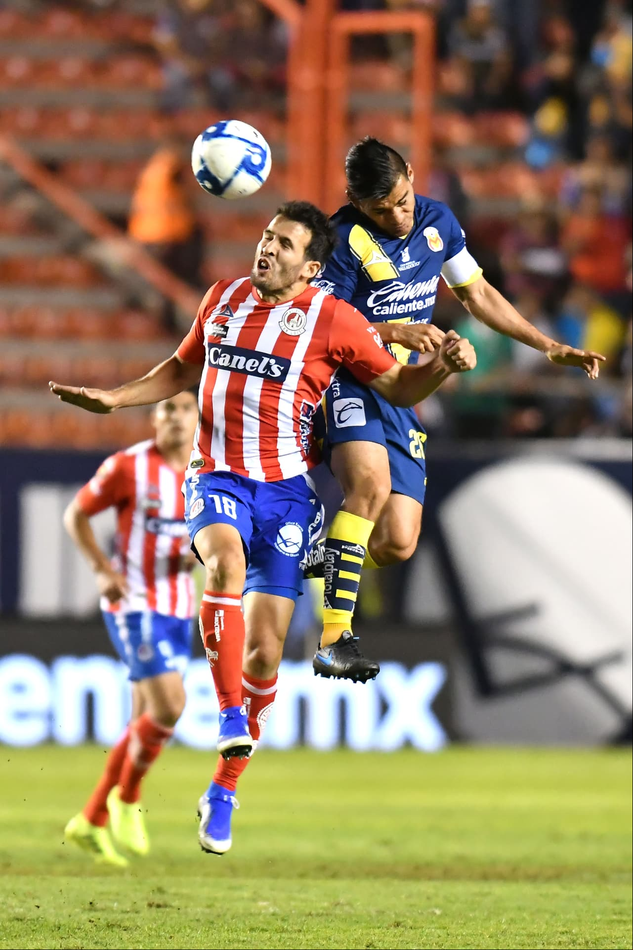Pablo Guede debutó con empate al frente de los michoacanos.