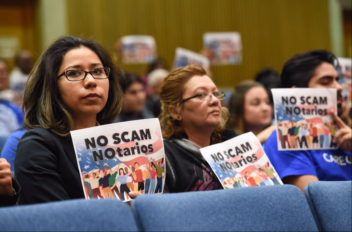 El condado de Los Ángeles propone regulaciones para evitar fraudes migratorios 

