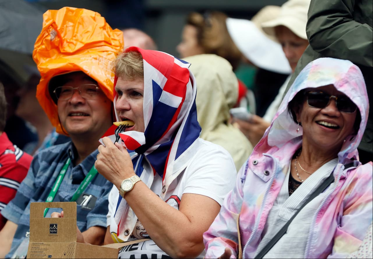 El buen ambiente en las tribunas fue uno de los factores más comunes en el arranque de Wimbledon.