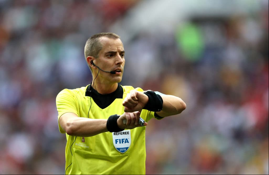 MOSCOW, RUSSIA - JUNE 20: Referee Mark Geiger gives instructions during the 2018 FIFA World Cup Russia group B match between Portugal and Morocco at Luzhniki Stadium on June 20, 2018 in Moscow, Russia. (Photo by Michael Steele/Getty Images)