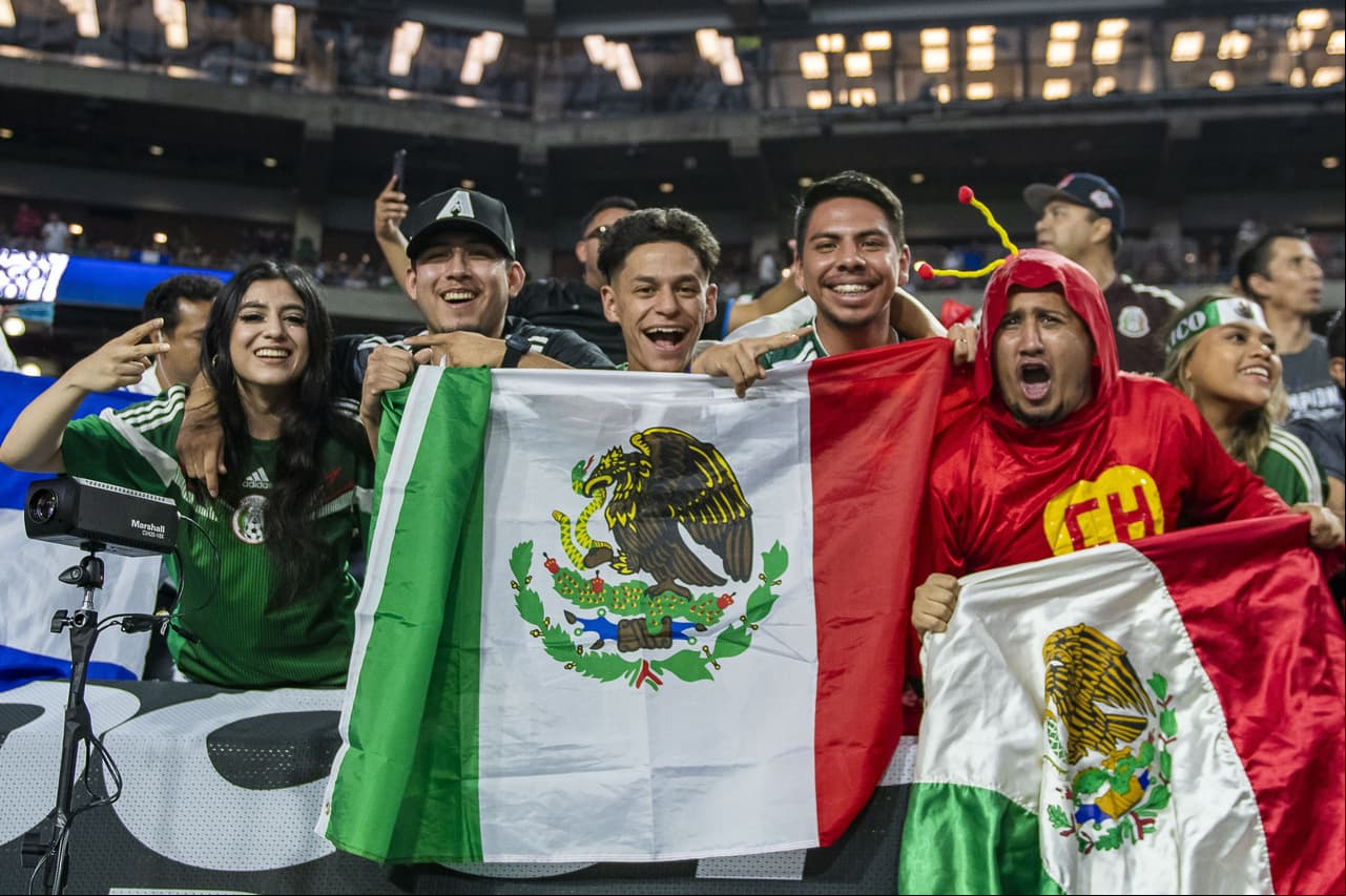 Hasta un Chapulín Colorado apoyó al Tricolor.