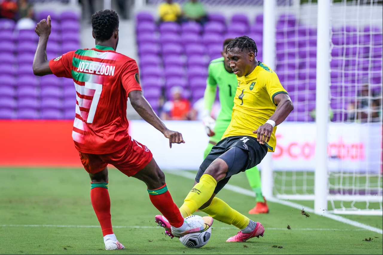 Los Regga Boyz no tuvieron problemas para vencer a su rival con goles de Shamar Nicholson y Bobby Reid.