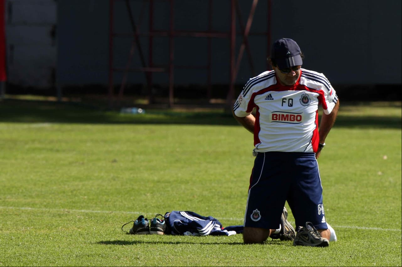 Fernando Quirarte también jugó y dirigió en ambos bandos del Clásico Tapatío. En 1973 debutó como jugador con el Rebaño y en el 2011 llegó como entrenador. Por su parte, a los Zorros se unió en 1987 como futbolista y en el 2002 como estratega.
