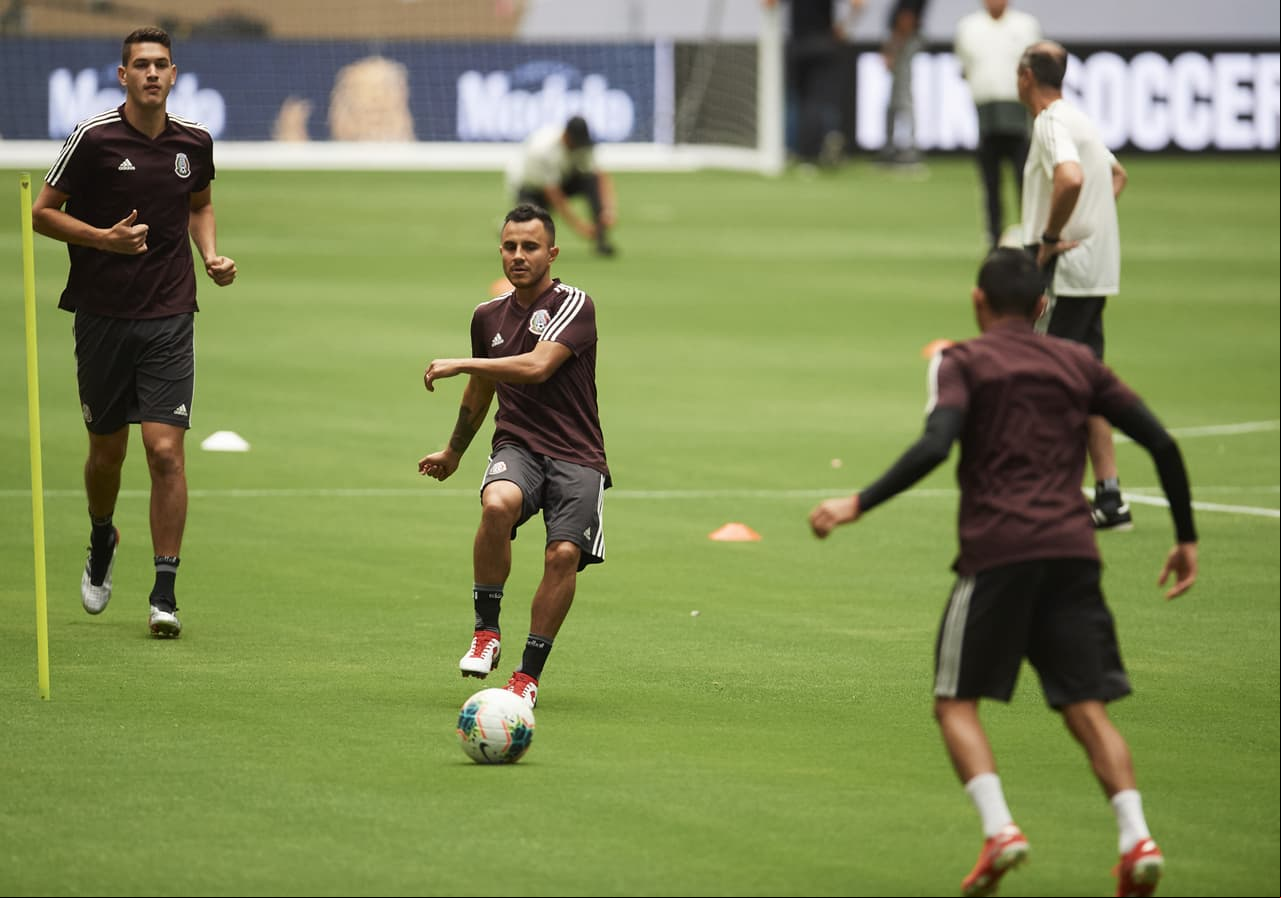 La Selección Mexicana de fútbol cerró así su preparación de cara a su importante duelo por la Semifinal de la Copa Oro 2019 cuando este martes en Phoenix se vea las caras ante la revelación del torneo, la Selección de Haití. Los integrantes del Tricolor y su entrenador, el argentino Gerardo 'Tata' Martino, sostuvieron un encuentro con la prensa luego de la práctica con el que bajaron el telón de los preparativos para su duelo que da un boleto a la Final del certamen.
