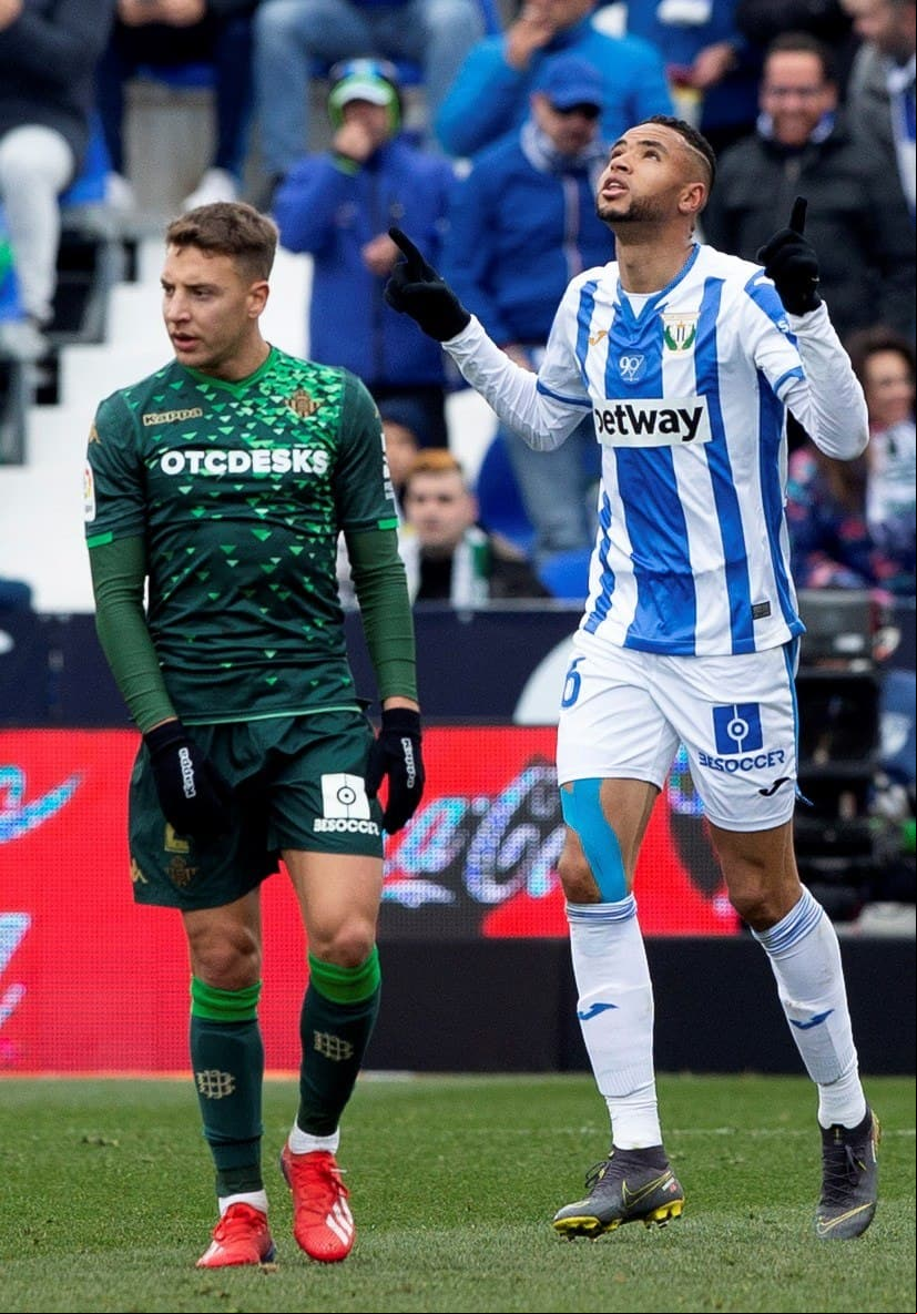 El atacante de Leganés, con sus dos tantos anotados, se catapultó como la figura del partido con su poder ofensivo.