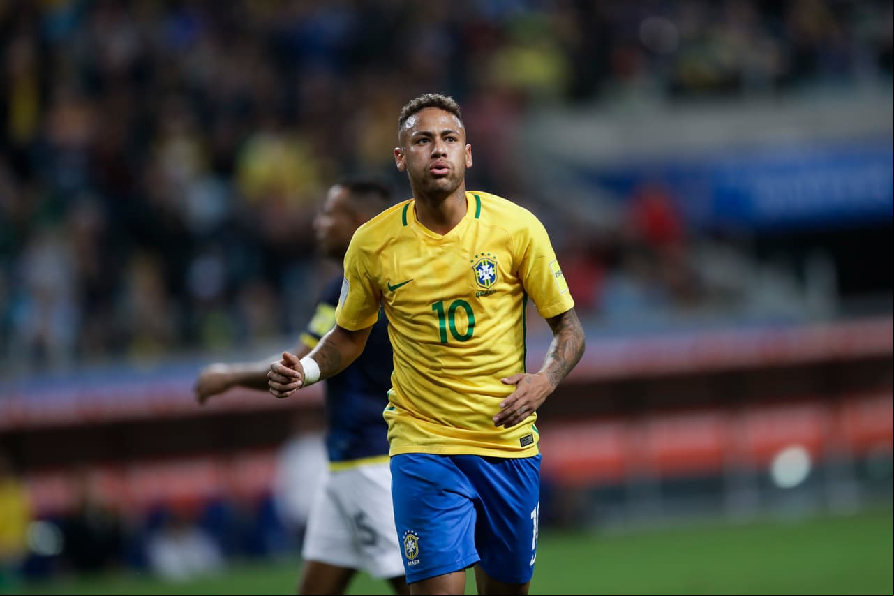 6. Neymar Jr.: cuando el crack brasileño se dedica a jugar, es todo un espectáculo. Sin embargo, gran parte de los partidos decide lanzarse en el área buscando penales, quejándose, protestando. Un fastidio para el árbitro y para los rivales.