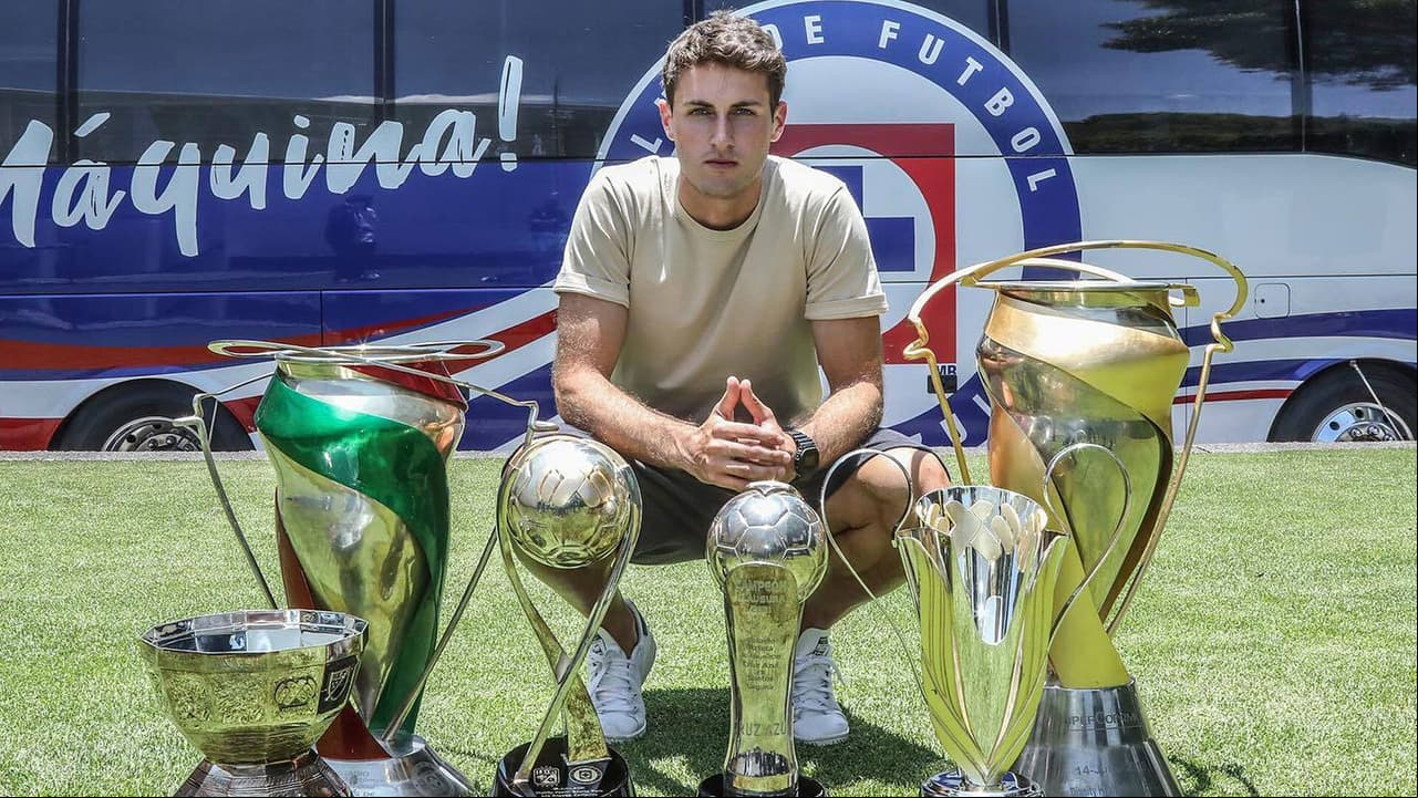 ¿Hugo Sánchez? Santiago Giménez ite que no aspira a igualar al 'Penta'