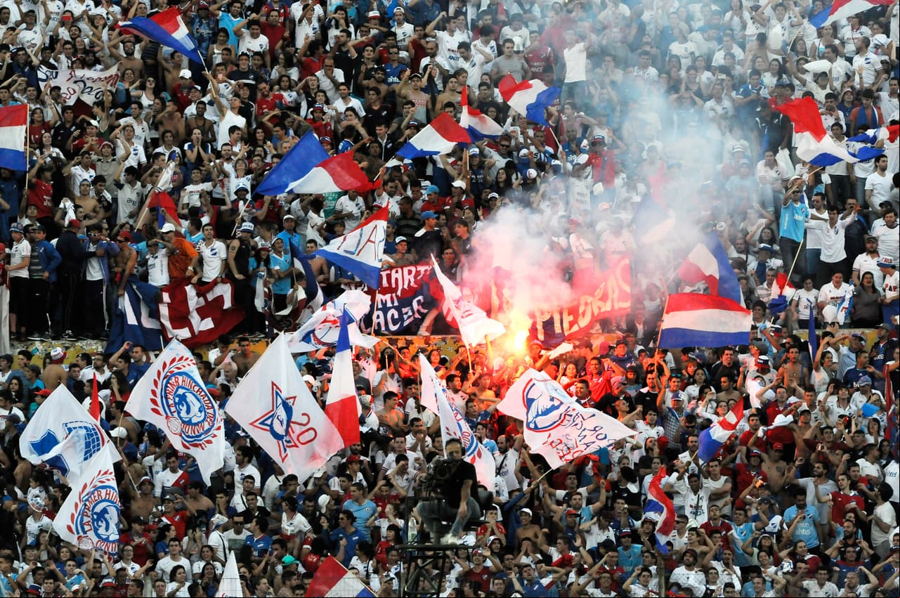 Nacional derrotó a Peñarol y es campeón del fútbol uruguayo