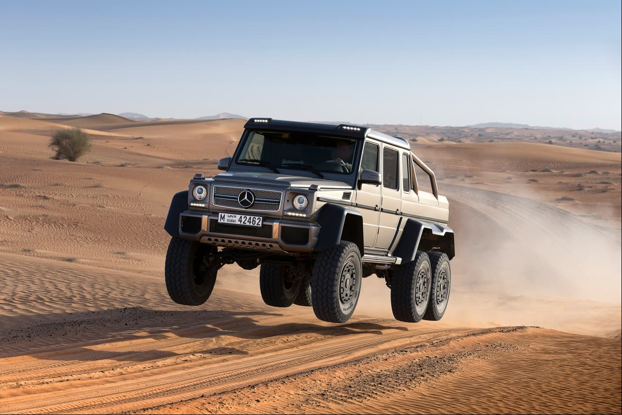 A finales del 2013 Mercedes-Benz empezó la fabricación de solo 30 unidades de la 
<b><a href="http://uni.vi/L2bR100FMO0" target="_blank">Mercedes-Benz G63 AMG 6x6</a></b>, la cual se convertiría en su vehículo no-militar más capaz del mundo. Cada unidad ofrecida al público por 400,000 euros ($438,000 aprox.).