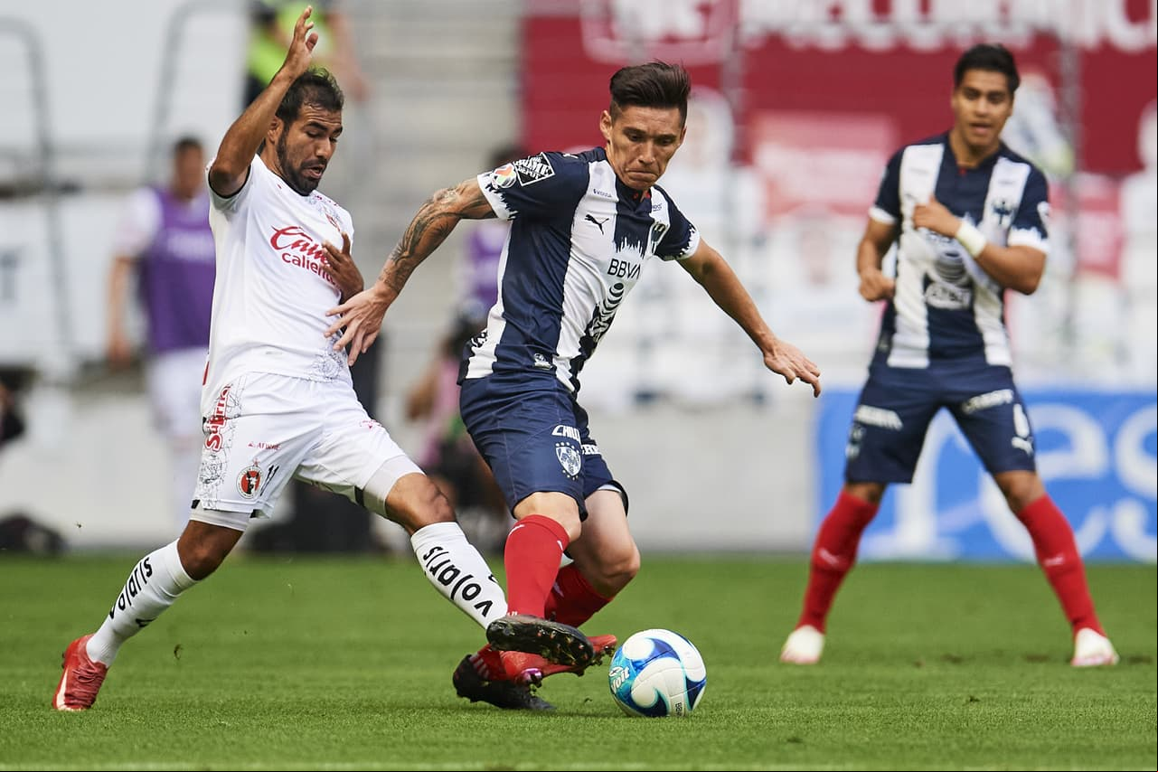 En un duelo muy cerrado, las anotaciones de Maxi Meza y Mauro Manotas hacen que Monterrey y Tijuana dividan los puntos. Los regios acumulan una racha de tres encuentros sin poder ver la victoria. Con el empate Xolos se mantiene en la cuarta posición de la tabla con 13 unidades.