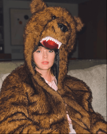 Taylor Swift decidió recibir el año muy tapada y calientita.