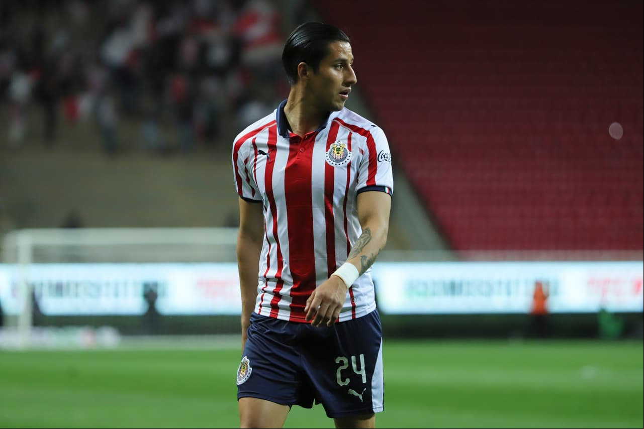 <b>Carlos Cisneros - Chivas. </b>El mediocampista cumplió con gran labor en el 3-3 contra Necaxa. Dio su lugar en el minuto 79 por Ronaldo Cisneros, autor del tercer gol del Rebaño.