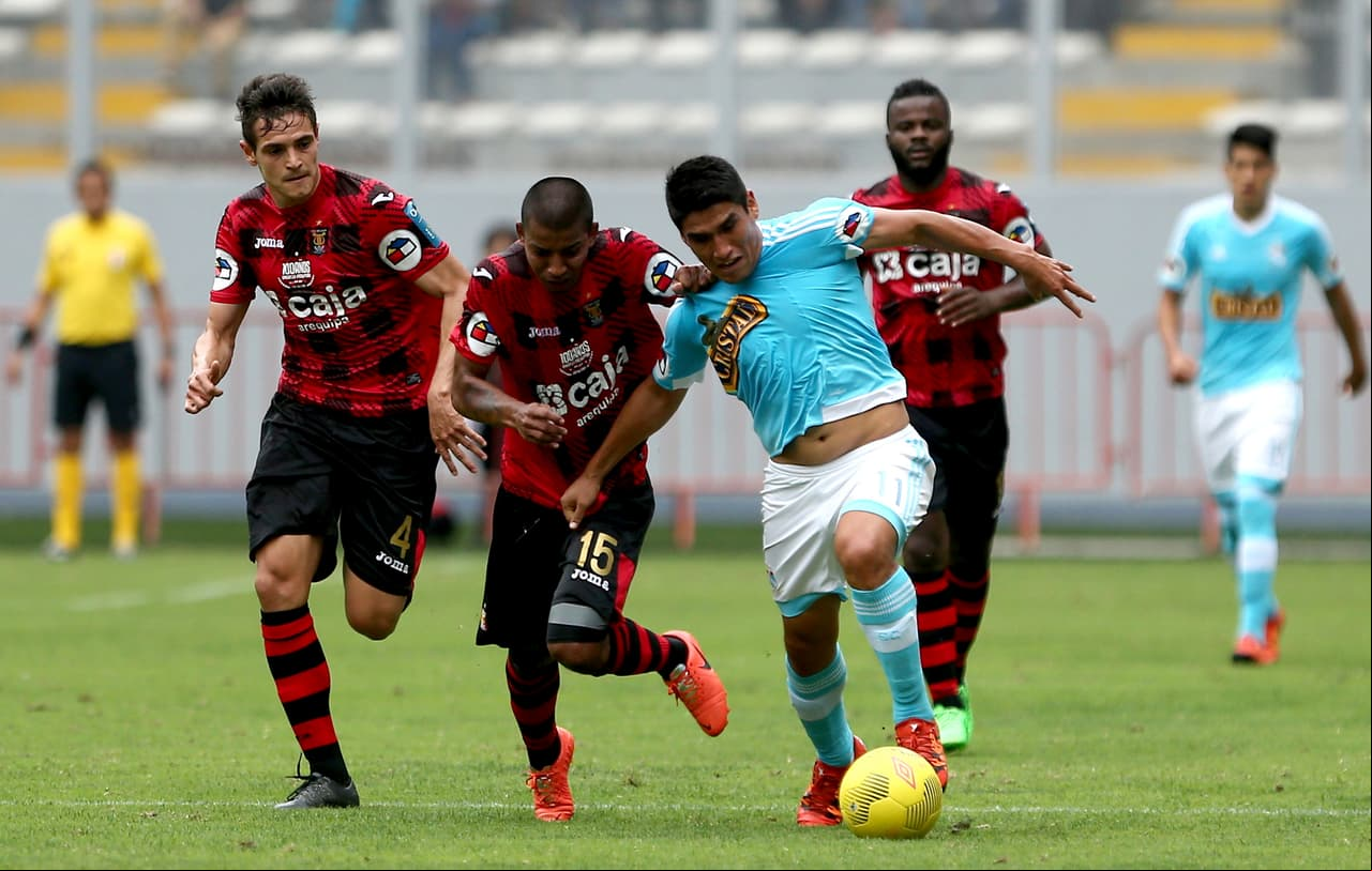 Sporting Cristal 2-2 Melgar: Intenso empate en primera final del campeonato en Perú
