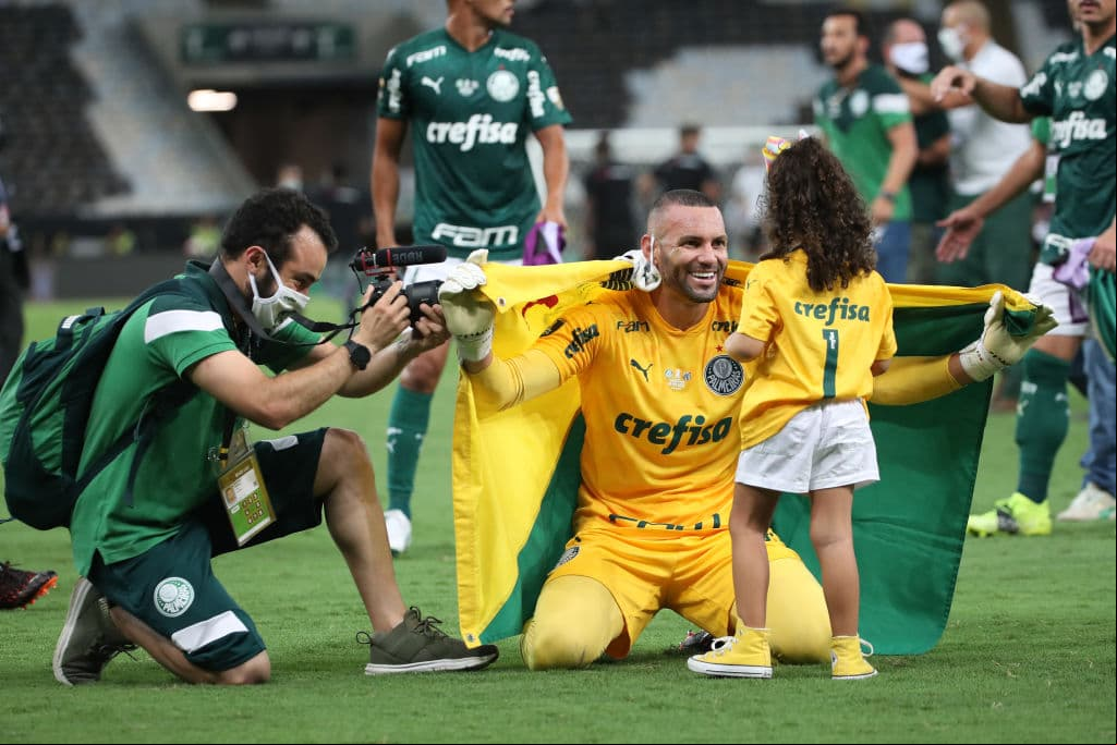 Las postales de la coronación del Palmeiras en la Libertadores | Un gol de último minuto catapultó al ‘Verdao’ al Mundial de Clubes que tendrá lugar en Catar.