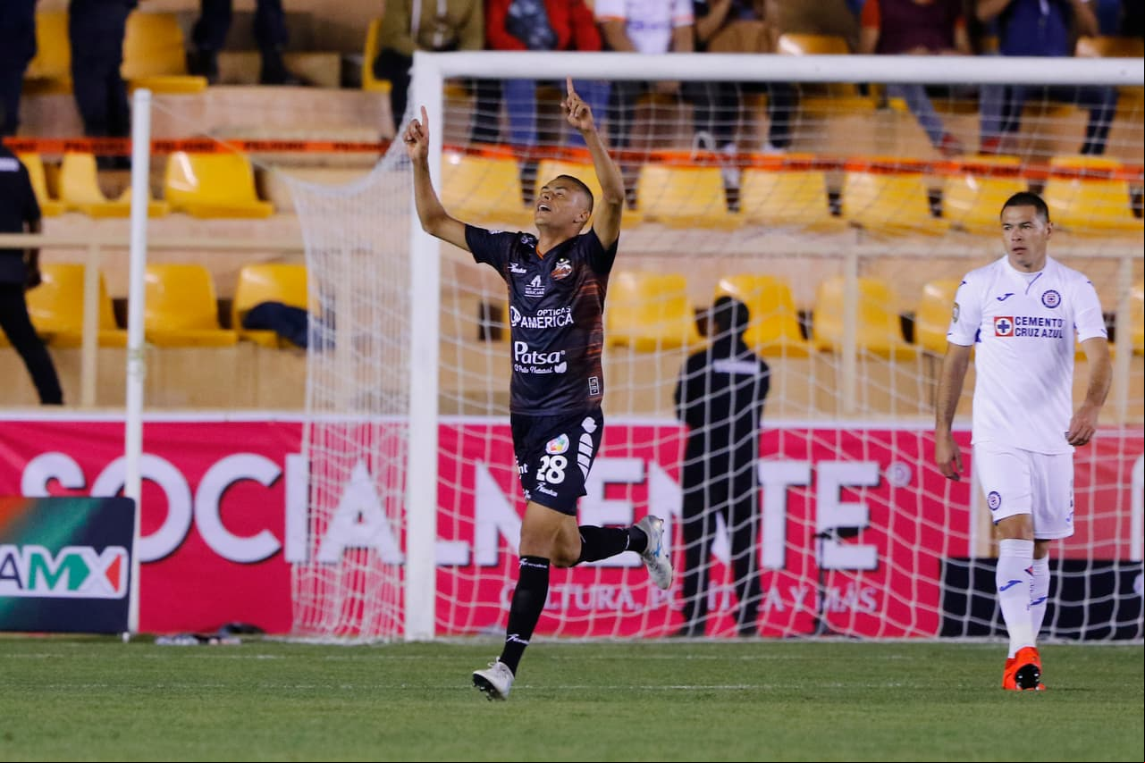 Y a los 25 minutos, tras un error garrafal de Allison al querer salir jugando con los pies el esférico, le roban la pelota y ante la portería sola define Francisco Lisvaldo Daniel para el 1-0.