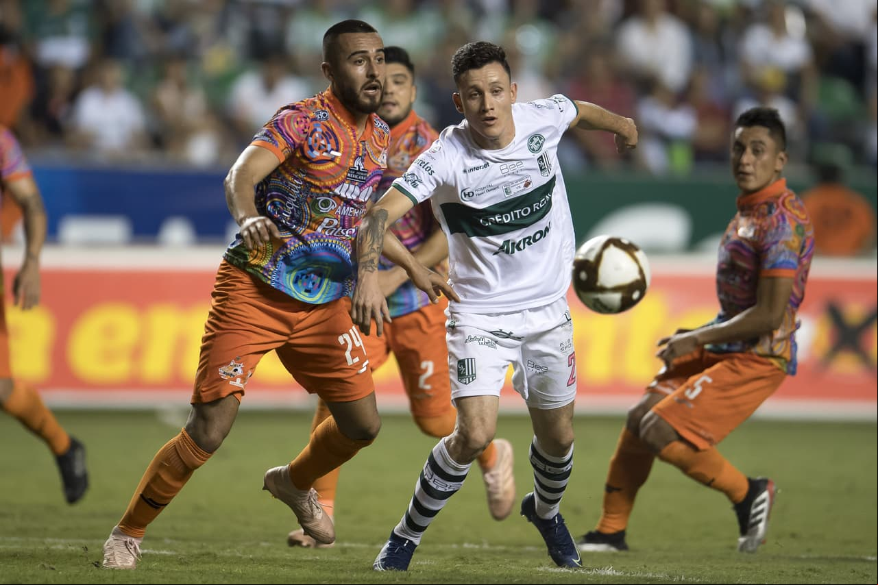 Con goles de Daniel Cisneros (3), Arturo Javier Ledesma (5) y Franco Faria (83), los Alebrijes de Oaxaca ganan 1-3 en su visita al zacatepec.