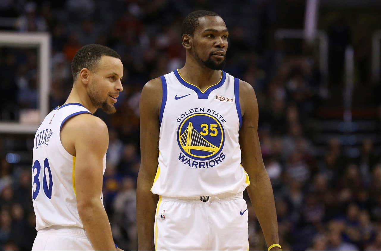 Stephen Curry y Kevin Durant | Ambos acumulan 6 partidos anotando 50 puntos o más y también comparten marca con 54 puntos.