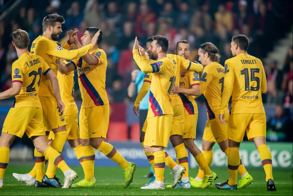 Barcelona le sigue de cerca al equipo alemán, sumando 80 millones de euros.