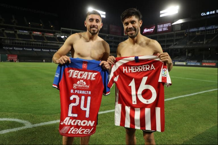 Oribe Peralta y Héctor Herrera se reencuentran en Texas